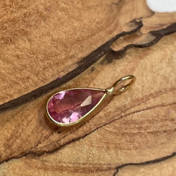 1.3CT Natural Vibrant Pink Tourmaline Pear 14K Yellow Gold Pendant 14x7mm - Picture 3 of 5